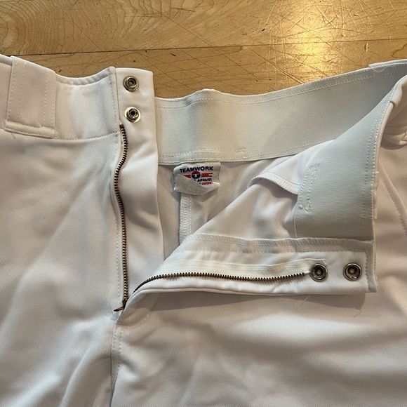 2 Pair Mens Baseball Football Coaches Shorts White Size Small Above Knee Pockets - Picture 9 of 11